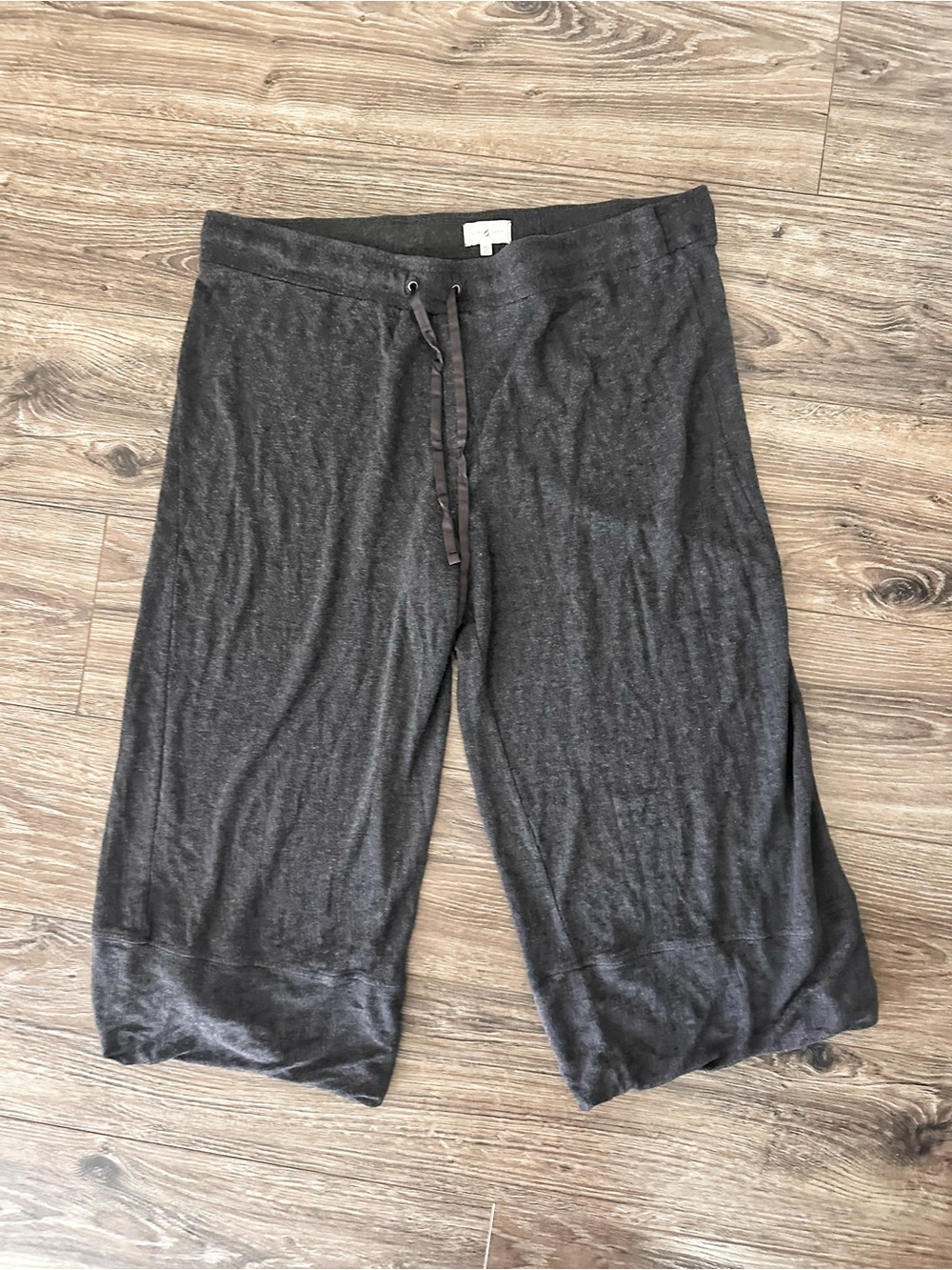 Lou & Grey Signaturesoft Charcoal Drawstring Cropped Lounge Pants